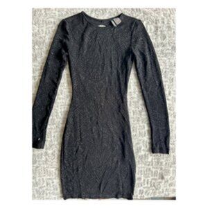 SHORT BACKLESS BLACK DRESS